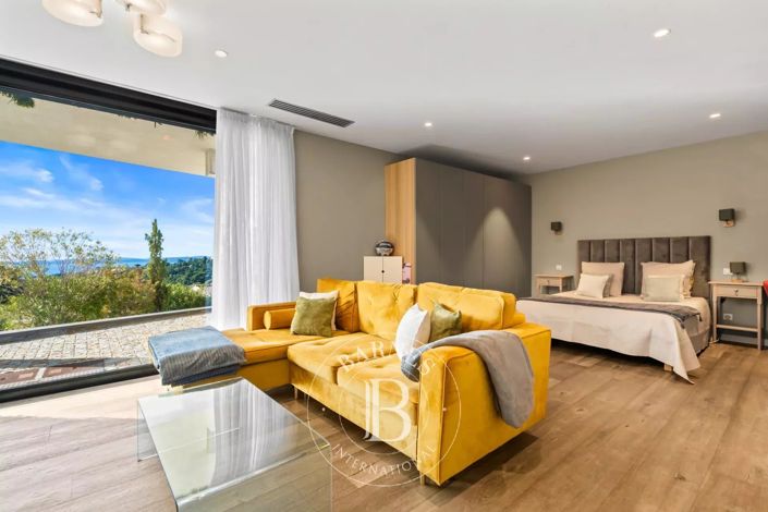 Image No.7-3 Bed House for sale