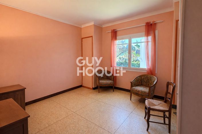 Image No.11-5 Bed House for sale