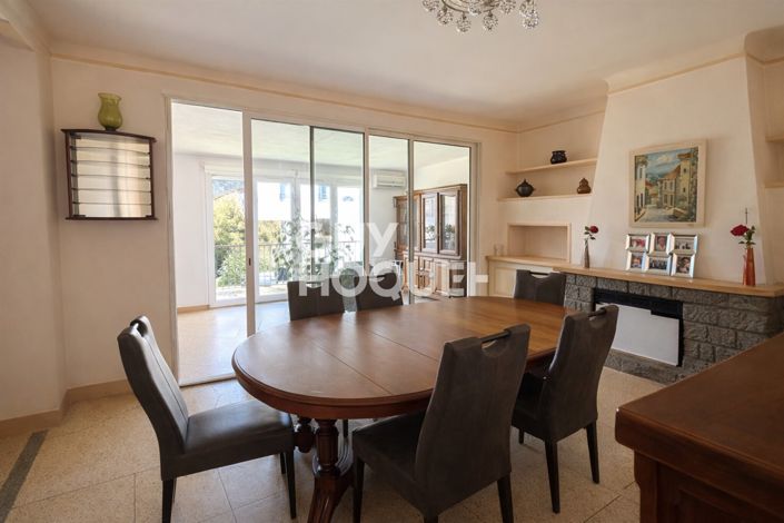 Image No.6-5 Bed House for sale