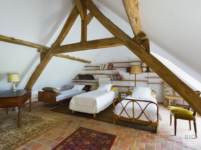 Image No.14-6 Bed House for sale