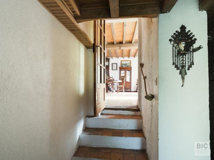 Image No.21-6 Bed House for sale