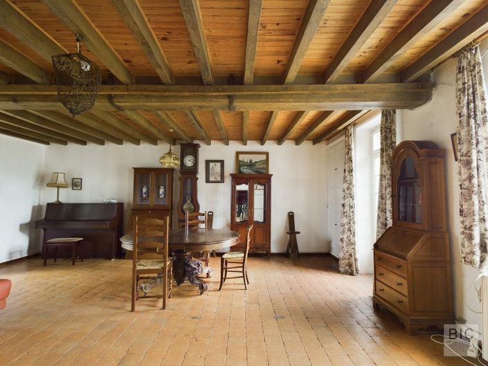 Image No.7-6 Bed House for sale