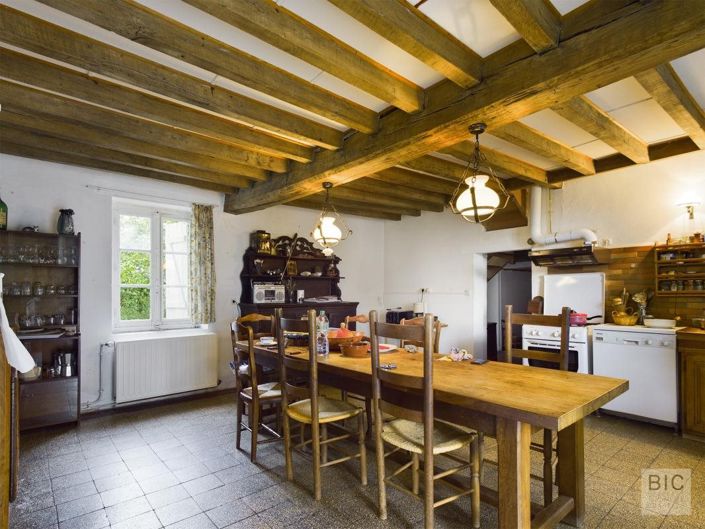 Image No.8-6 Bed House for sale