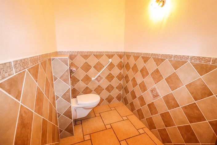 Image No.21-3 Bed House for sale