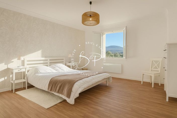 Image No.13-6 Bed House for sale