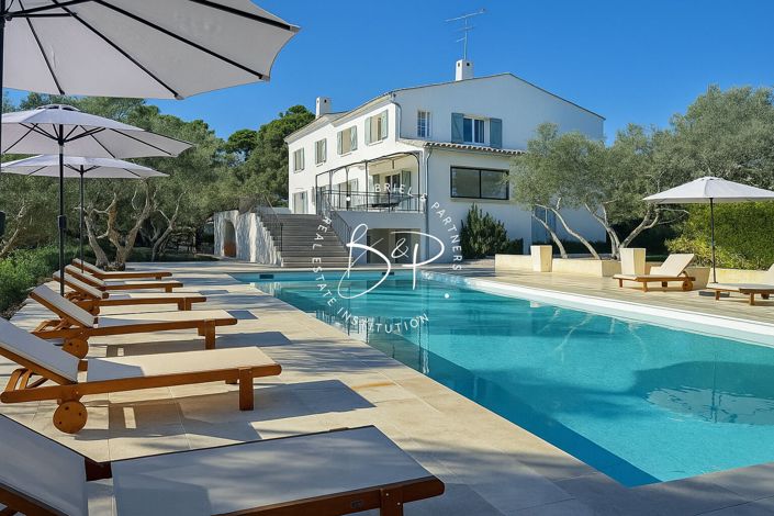 Image No.17-6 Bed House for sale