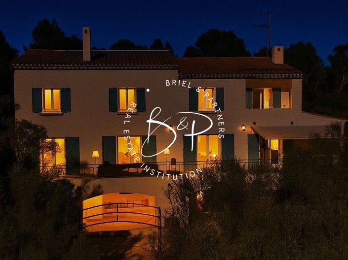 Image No.18-6 Bed House for sale