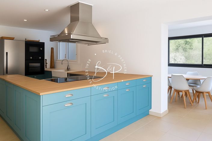 Image No.8-6 Bed House for sale