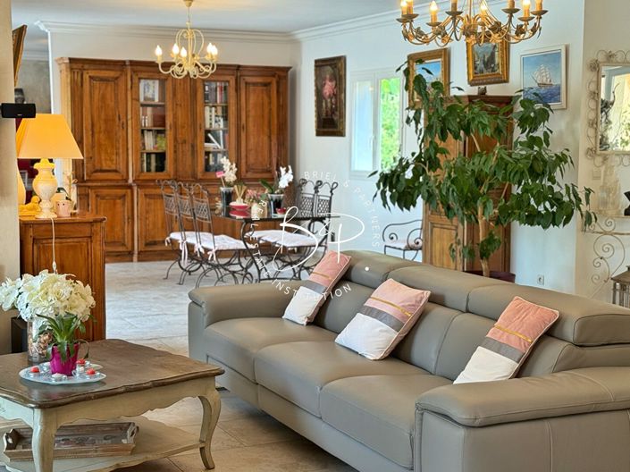 Image No.7-6 Bed House for sale