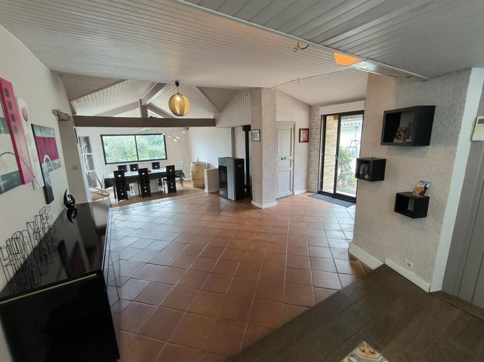 Image No.5-4 Bed House for sale