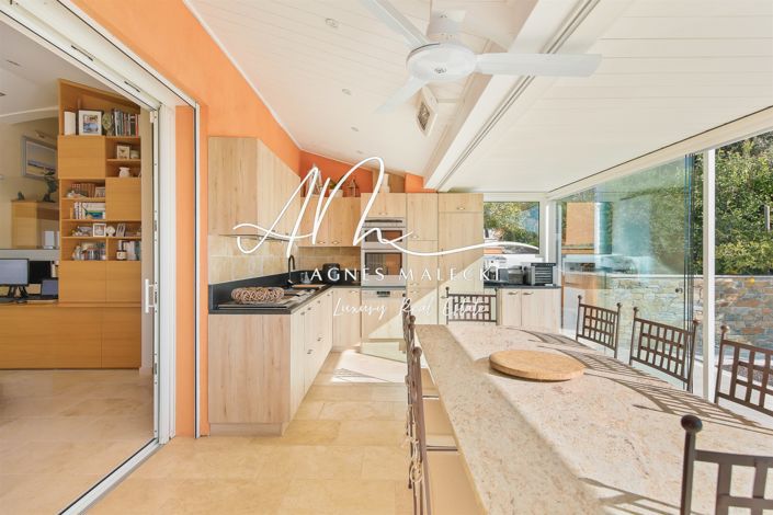 Image No.20-4 Bed House for sale