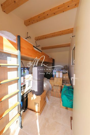 Image No.30-4 Bed House for sale