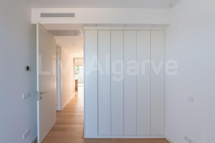 Image No.21-2 Bed Apartment for sale