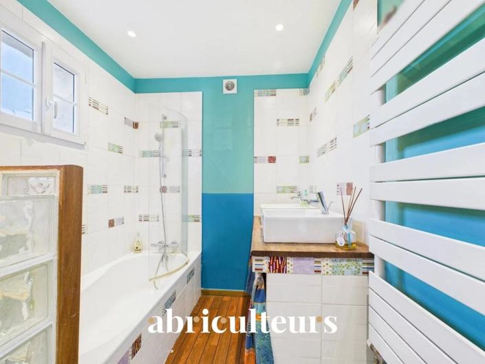 Image No.14-3 Bed House for sale