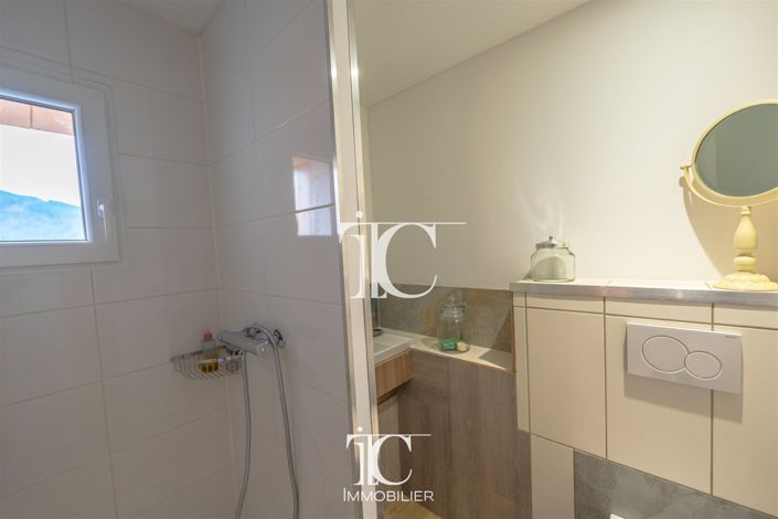 Image No.8-2 Bed House for sale