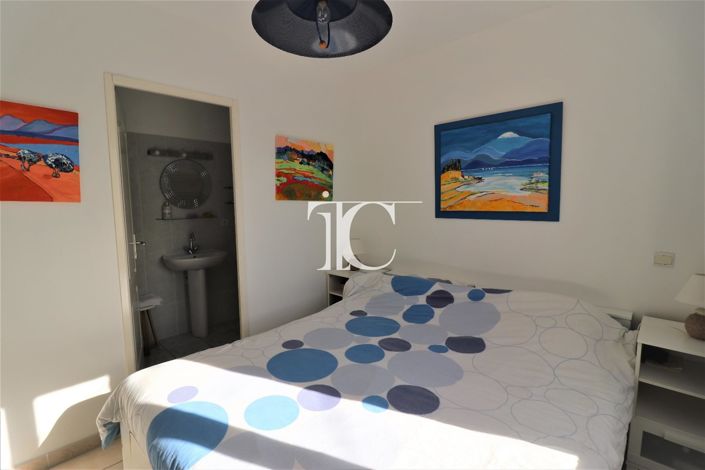 Image No.9-3 Bed House for sale