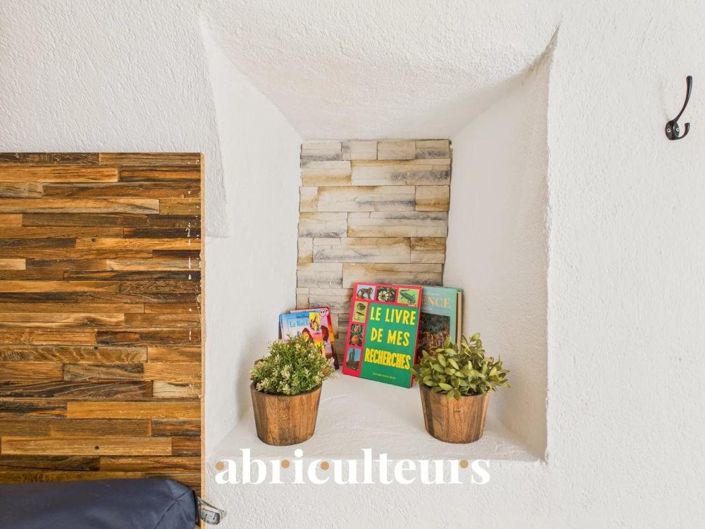 Image No.8-2 Bed House for sale