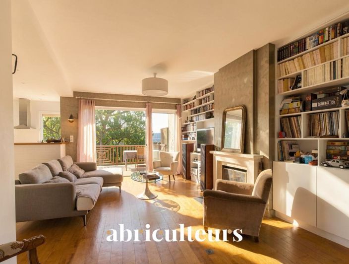 Image No.2-5 Bed House for sale