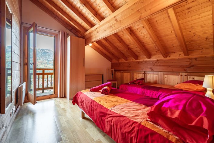 Image No.16-4 Bed House for sale