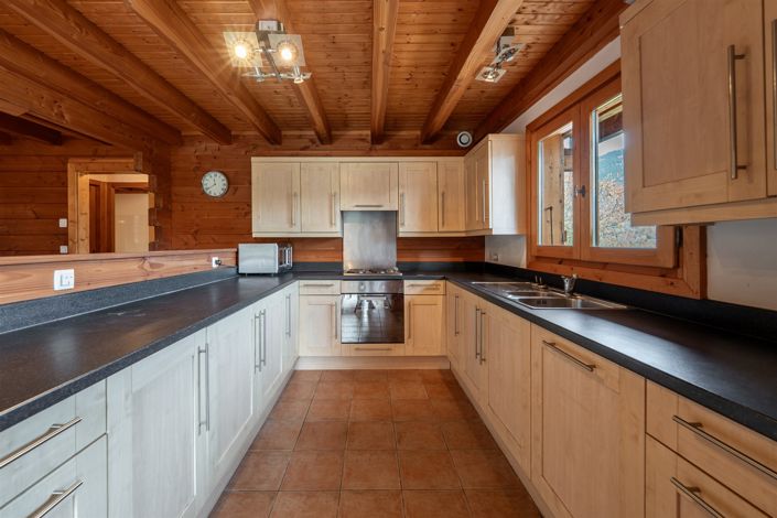 Image No.9-4 Bed House for sale