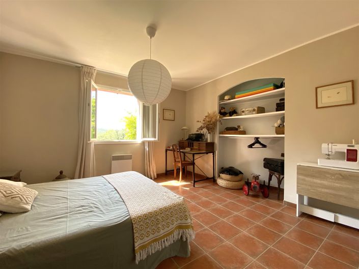 Image No.14-4 Bed House for sale