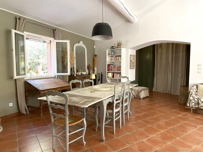 Image No.8-4 Bed House for sale