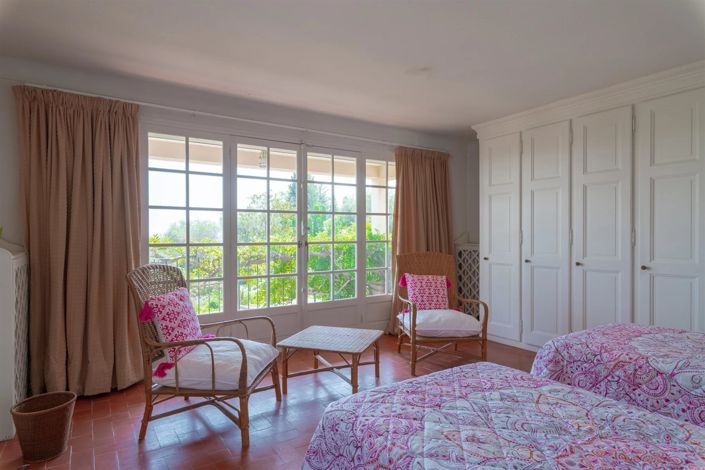 Image No.11-7 Bed House for sale