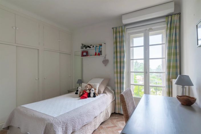 Image No.13-7 Bed House for sale