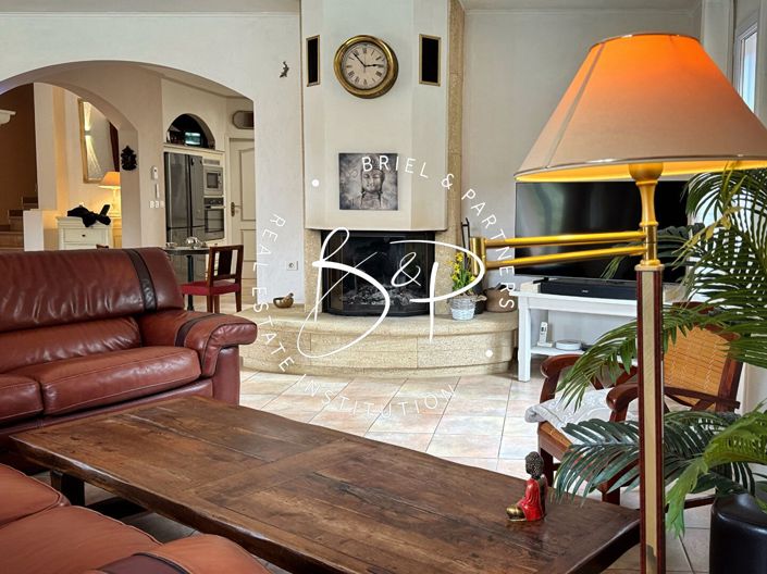 Image No.6-3 Bed House for sale