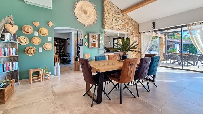 Image No.6-4 Bed Property for sale