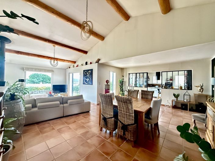 Image No.6-4 Bed House for sale