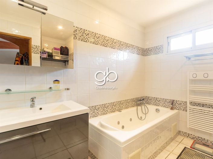 Image No.21-4 Bed House for sale