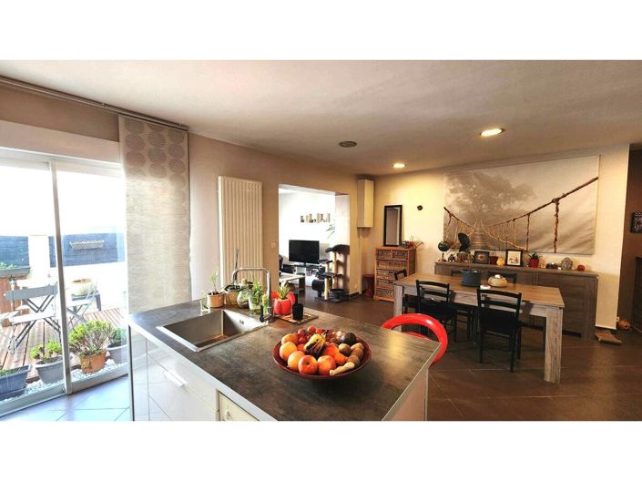 Image No.11-3 Bed House for sale