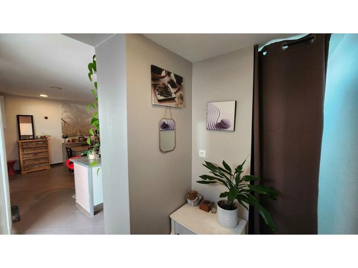 Image No.9-3 Bed House for sale