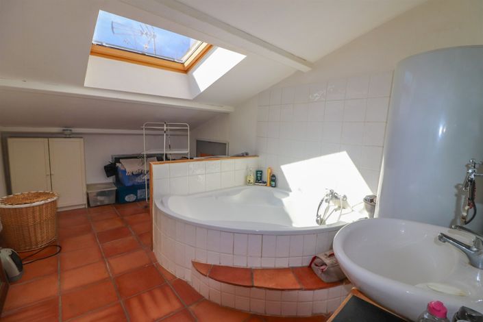 Image No.16-2 Bed Apartment for sale