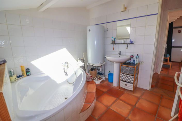 Image No.17-2 Bed Apartment for sale