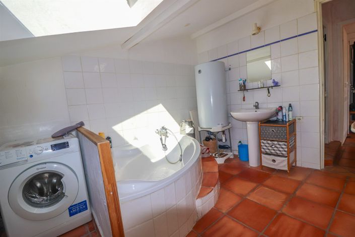Image No.18-2 Bed Apartment for sale