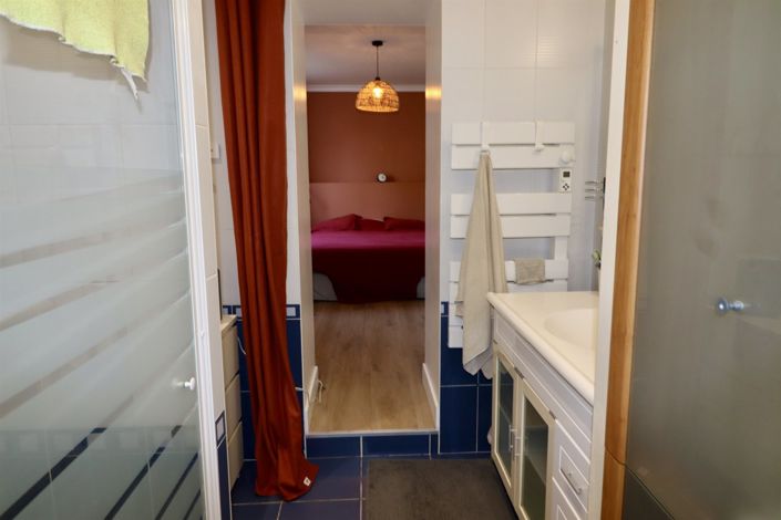 Image No.9-3 Bed House for sale