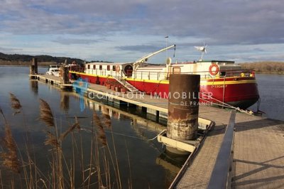 1 - Vallabrègues, House