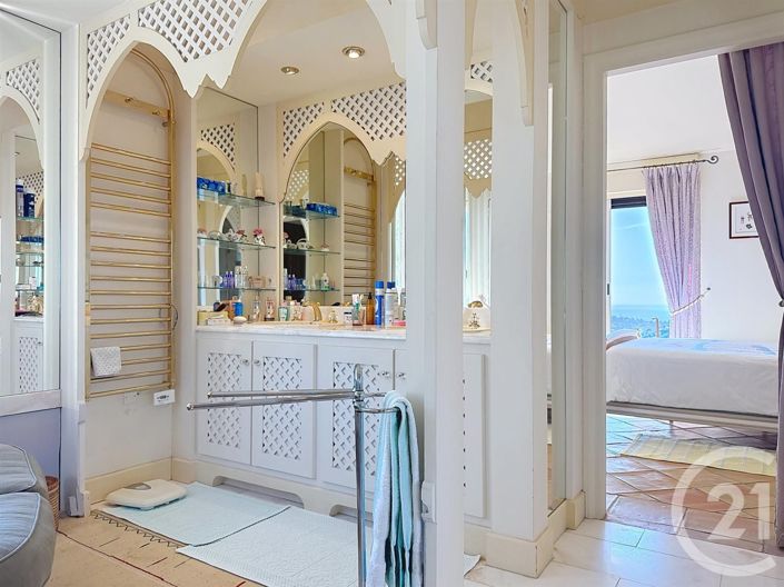 Image No.12-5 Bed House for sale