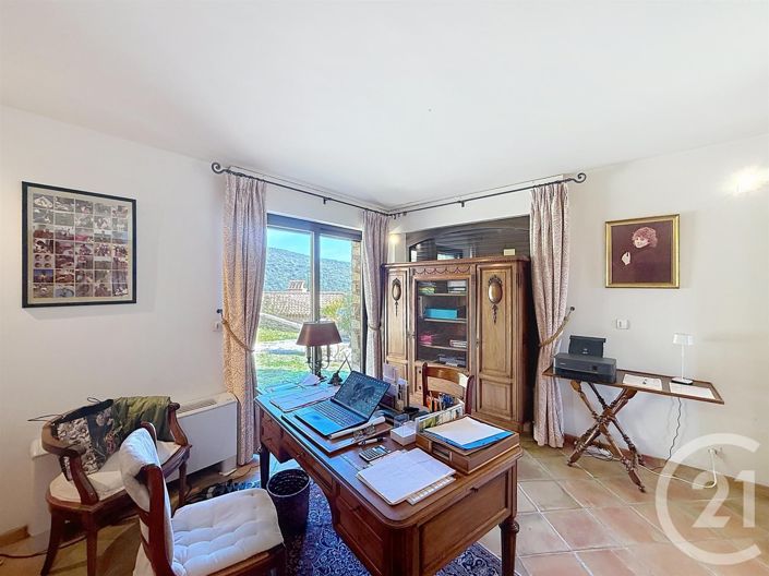 Image No.18-5 Bed House for sale