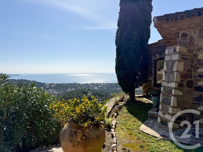 Image No.21-5 Bed House for sale