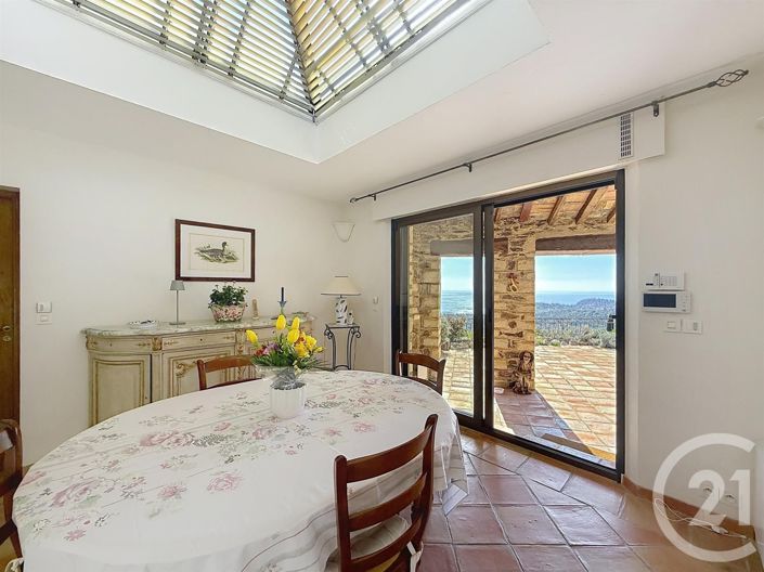 Image No.9-5 Bed House for sale