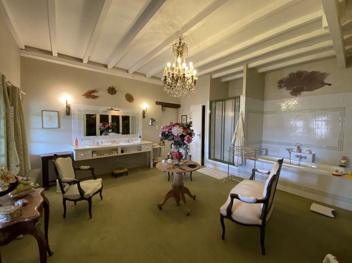 Image No.18-4 Bed House for sale