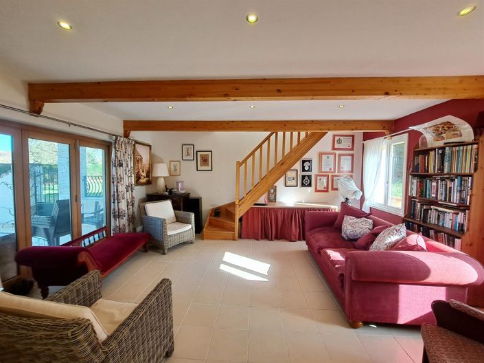 Image No.12-4 Bed House for sale