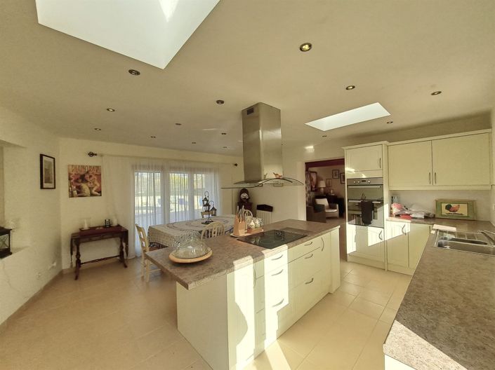 Image No.13-4 Bed House for sale