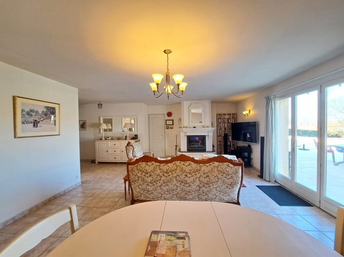 Image No.6-4 Bed House for sale