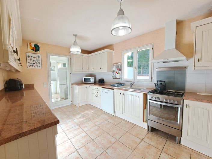 Image No.7-4 Bed House for sale