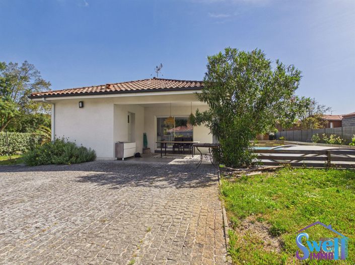 Image No.2-4 Bed House for sale