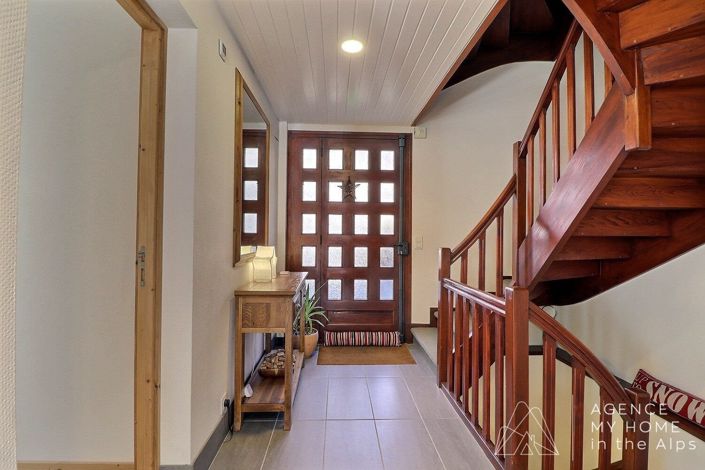 Image No.16-7 Bed House for sale